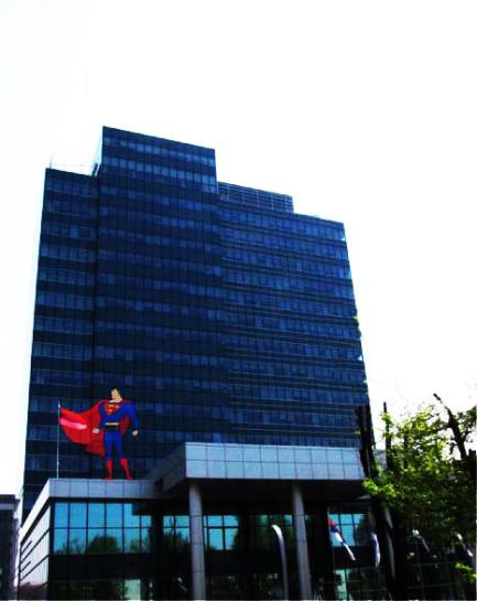 O&scaron;tra nula super heroj