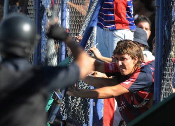 Neredi na stadionu u Argentini