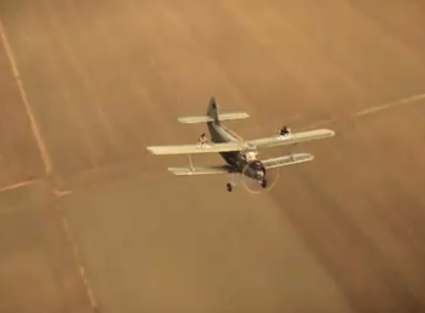 Đoković igra tenis na krilu aviona