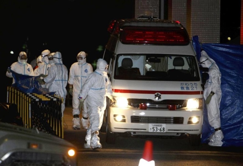 Prema Wall Street Journalu, anonimni radnici koji zarađuju oko 9 hiljada jena (oko 110 američkih dolara) na dan, izloženi su opasno visokim razinama radijacije unutar nuklerane elektrane.