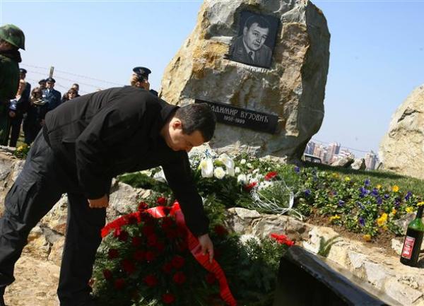 Ivica Dačić polaže vijenac