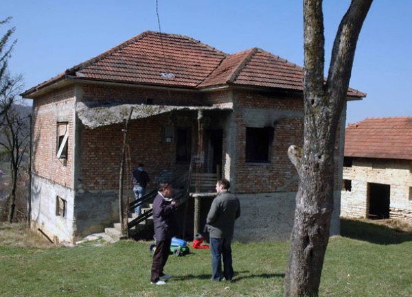 Zapaljena kuća u Motikama / foto: nezavisne.com