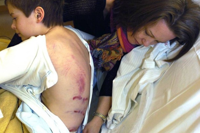 svedska-djecak-medvjedica