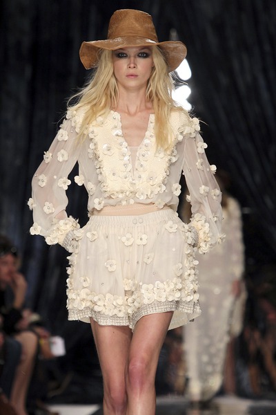 Dizajneri se ovog proljeća vraćaju u 1970-e