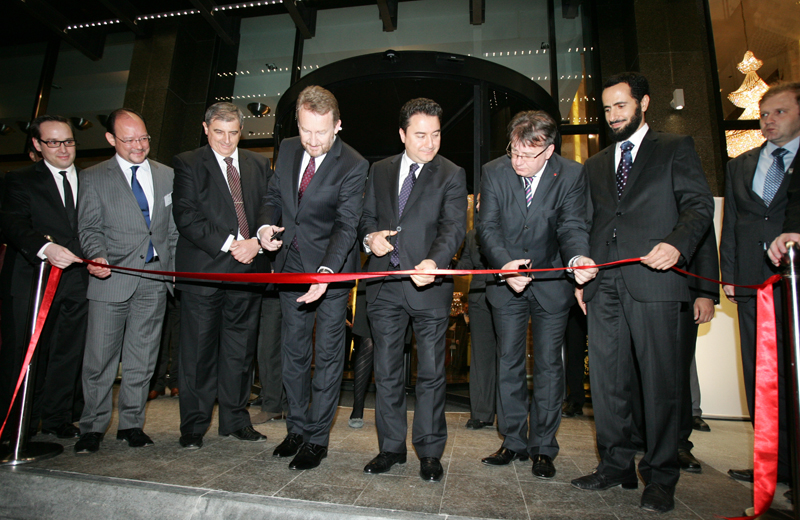 Svečanom otvorenju prisustvovale su brojne zvanice, a presjecanjem vrpce hotel 'Bristol' su otvorili član Predsjedni&scaron;tva BiH Bakir Izetbegović, zamjenik premijera Turske Ali Babacanom i federalni premijer Nermin Niki&scaron;ić/ Foto: DEPO PORTAL