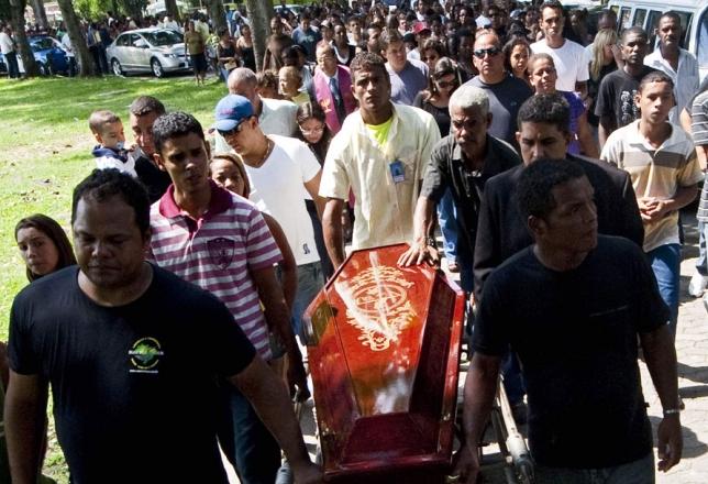 Sahrana djece ubijene u &scaron;koli u Rio de Janeiru