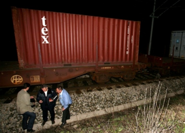 Voz u Hrvatskoj iskočio iz &scaron;ina