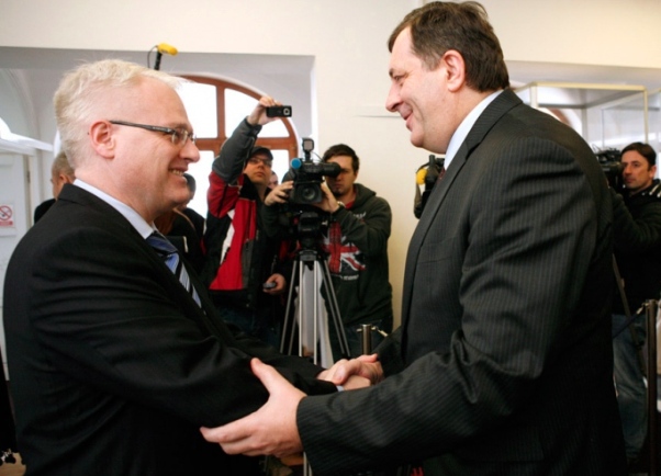 josipovic dodik fles