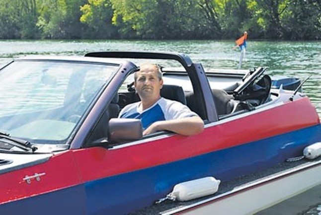 Prijedorčanin od kabrioleta napravio gliser/ Foto: Press