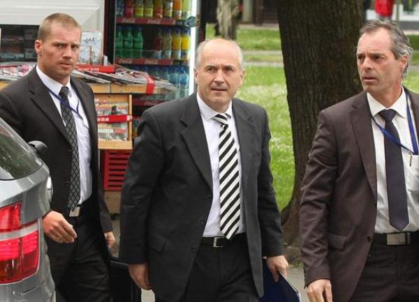 inzko dolazi na sastanak pika