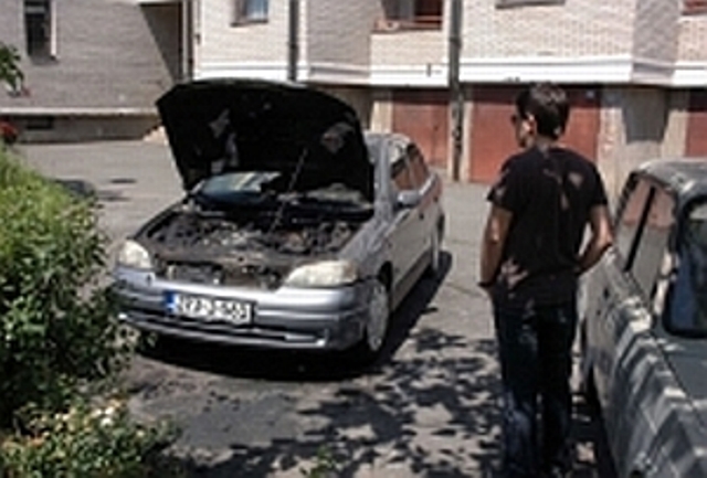 Zapaljen automobil Gorana Miljevića u Boriku/FOTO:GLAS SRPSKE