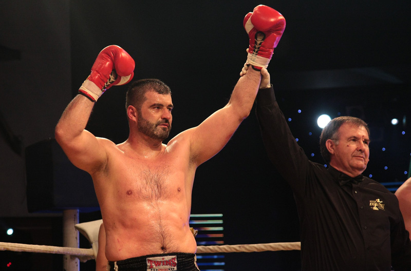 Bosanskohercegovački borac Adnan Redžović odbranio je titulu svjetskog prvaka u kick boxu u super te&scaron;koj kategoriji po K-1 pravilima u WKA veriziji/ Foto: DEPO PORTAL