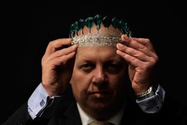 najskuplja tijara na svijetu/FOTO: TANJUG