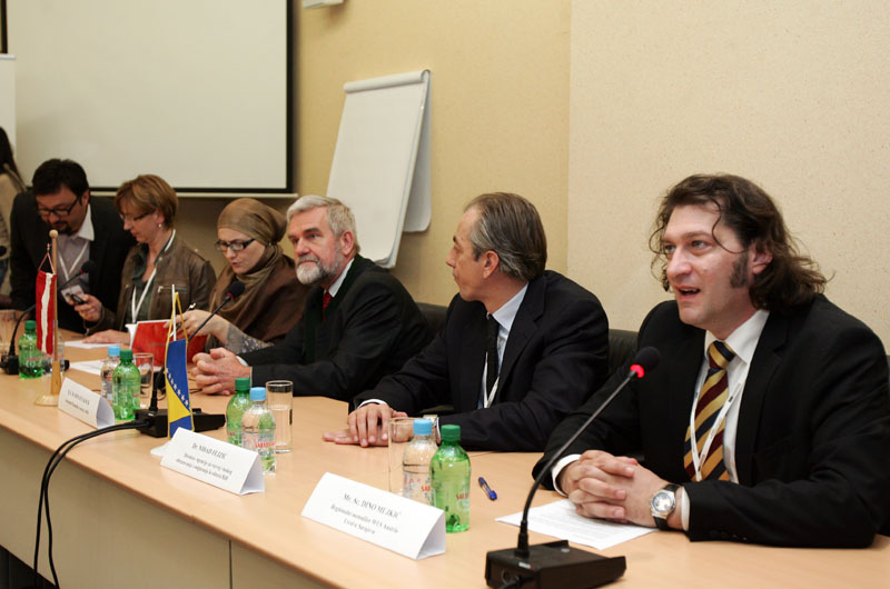 WUS Austria je organizacija koja je prisutna u BiH od 1994.  Sva svoja iskustva, pomoć, aktivnosti, projekte, programe i niz oblika podr&scaron;ke razvoju visokog obrazovanja u BiH ostvarila je zahvaljujući velikoj pomoći Vlade Austrije