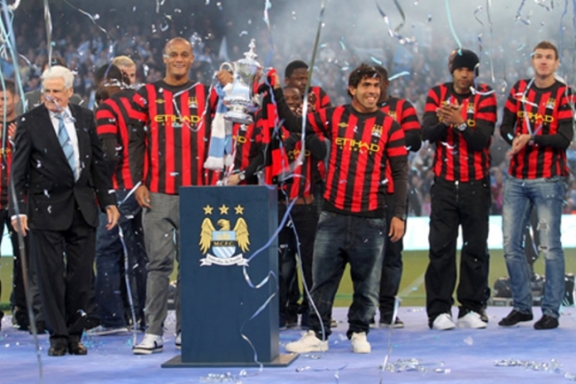 Edin Džeko obukao crveno crni dres!