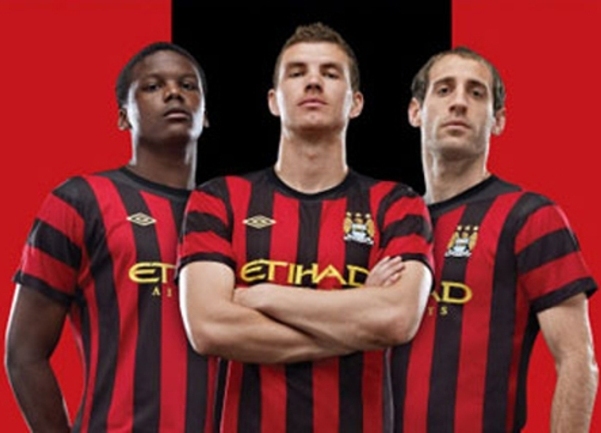 Edin Džeko obukao crveno crni dres!