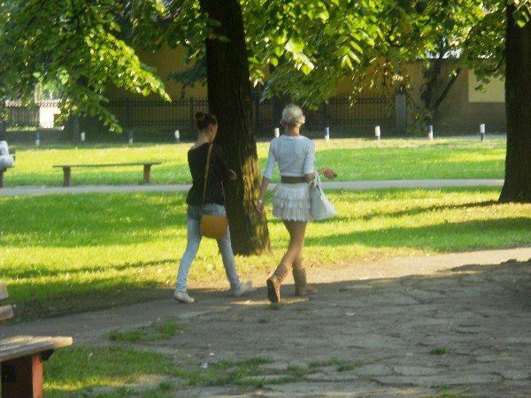 Banjaluka ljeto (Djevojke u ljetnim haljinama)