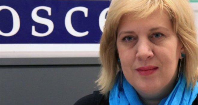 Prestati s policijskim upadima u redakcije! Novinari ne bi smjeli imati strah od vlasti