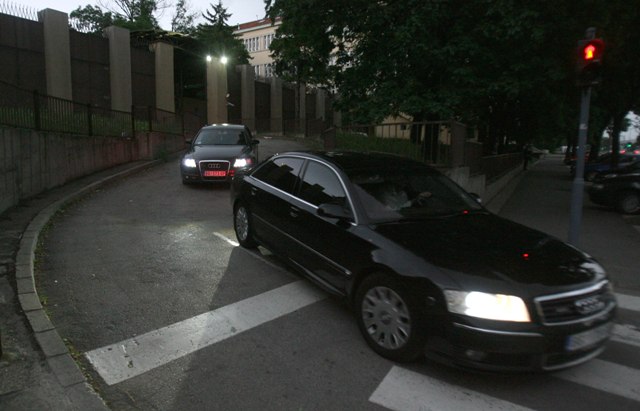 Slavica Đukić -Dejnaović pregledala Mladića/FOTO: TANJUG