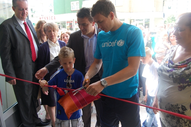 džeko-unicef-novi grad