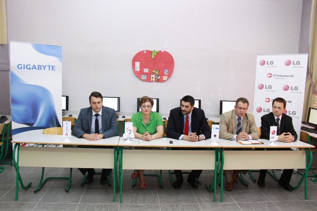 LG i CT Computers donirali Monitor Network rje&scaron;enje Drugoj gimnaziji