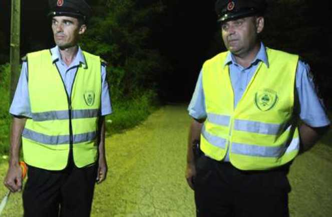 Potraga za Draganom Paravinjom - policija blokirala put/Foto: CROPIX