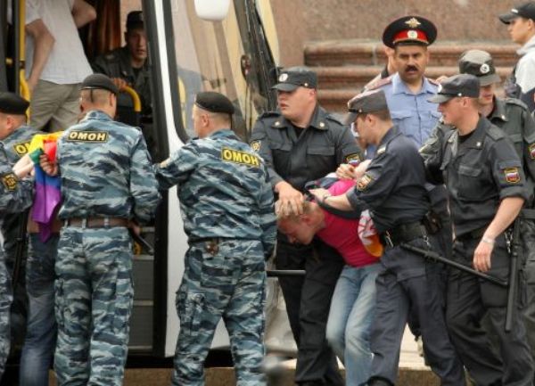 gay pride rusija hap&scaron;enje