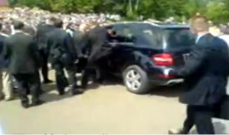 Dmitrij Medvedev se automobilom zaletio u masu