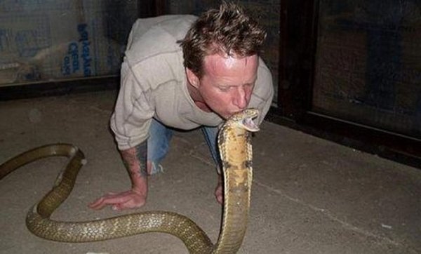 Ukrotitelj zmija Ukrotitelj zmija