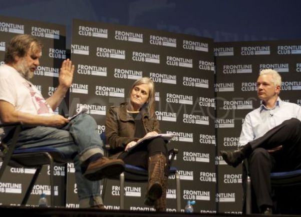 Julian Assange, Slavoj Žižek i Amy Goodman