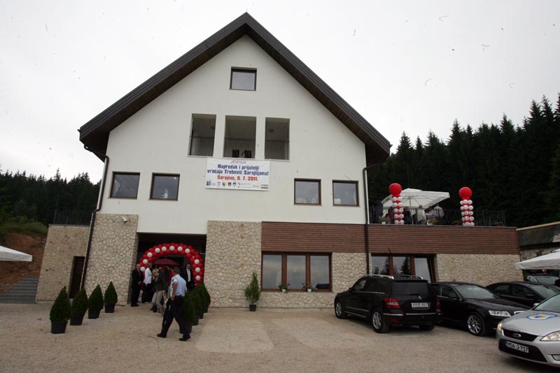 PREZENTIRAN OBNOVLJENI 