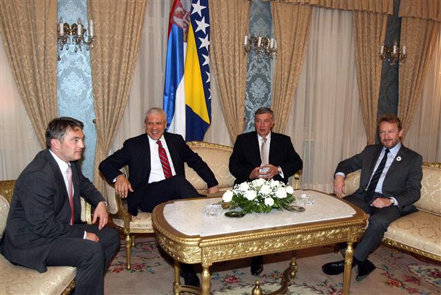 Boris Tadić s članovima Predsjedni&scaron;tva BiH u rezidenciji Konak
