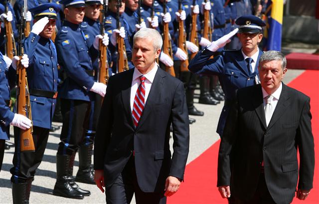 Boris Tadić s članovima Predsjedni&scaron;tva BiH u rezidenciji Konak