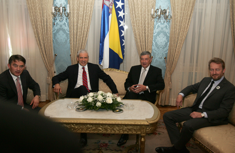 Boris Tadić s članovima Predsjedni&scaron;tva BiH u rezidenciji Konak