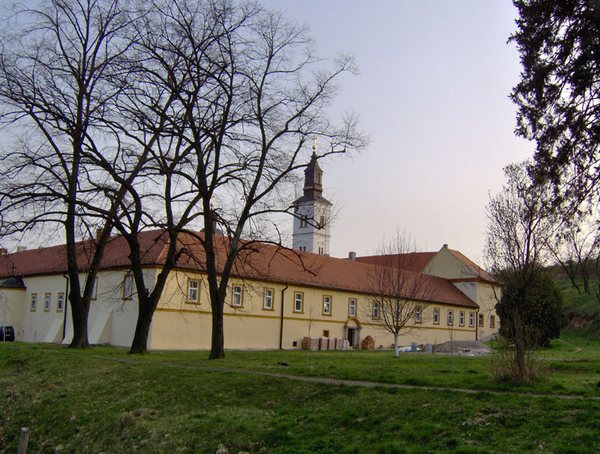 manstir kru&scaron;edol