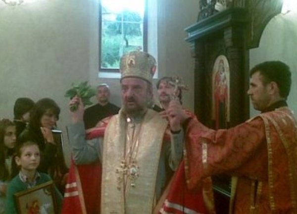 vladika vasilije i svestenik sladjan savic