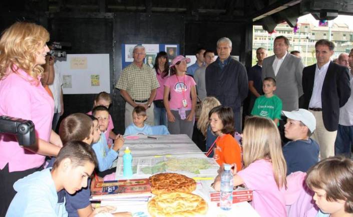 Milorad Dodik i Boris Tadić u posjeti &Scaron;koli prijateljstva 'Na&scaron;a Srbija'