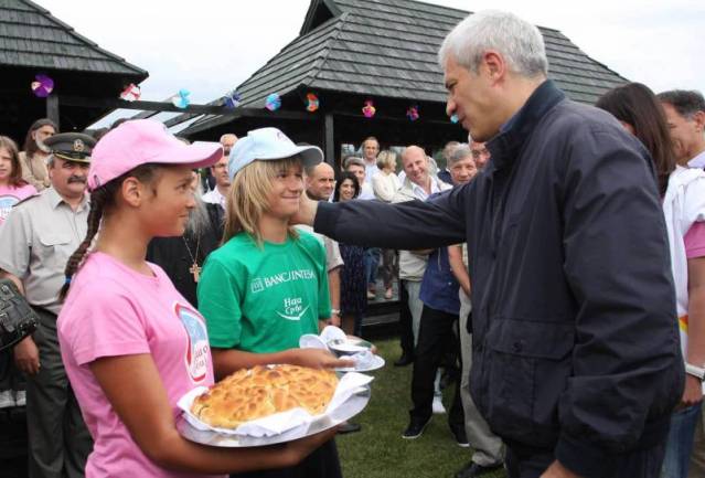 Milorad Dodik i Boris Tadić u posjeti &Scaron;koli prijateljstva 'Na&scaron;a Srbija'