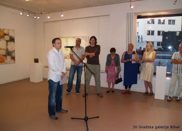 Izložba Dvijetri dimenzije u Bihaću
