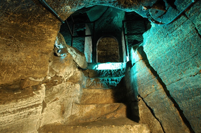 filmske lokacije_Jajce_katakombe