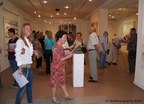 Izložba Dvijetri dimenzije u Bihaću