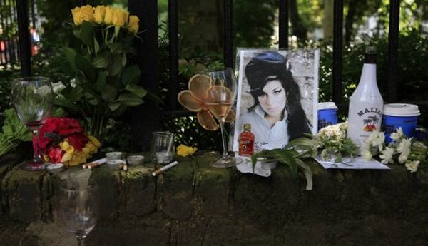 amy winehouse bizarni memorijal
