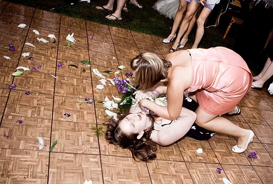 Tučnjava na svadbi, ilustracija