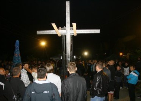 Krst na magistralnom putu Kosovska Mitrovica - Ra&scaron;ka