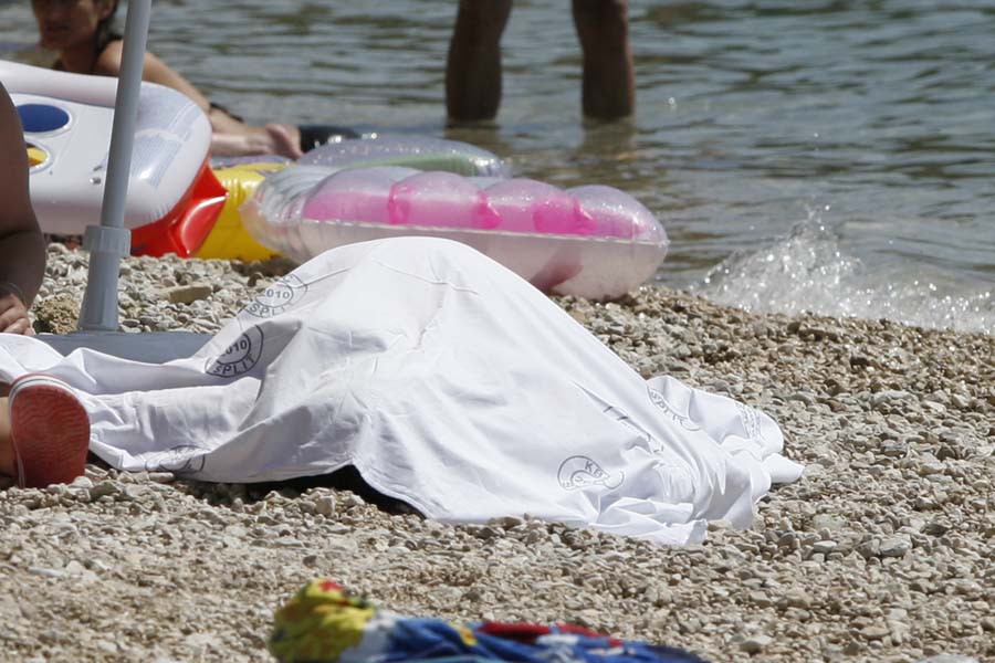 Mrtva kupačica u Makarskoj