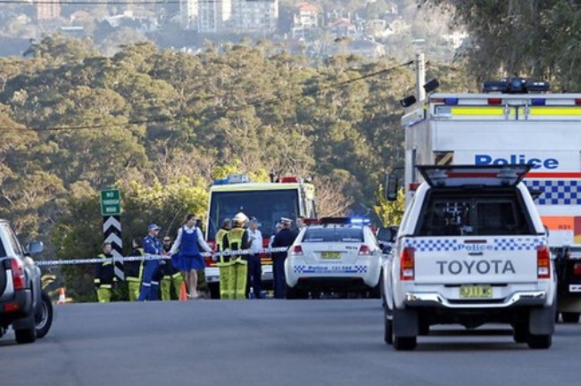 Sidnej - tinejdžerka s bombom okovratnikom