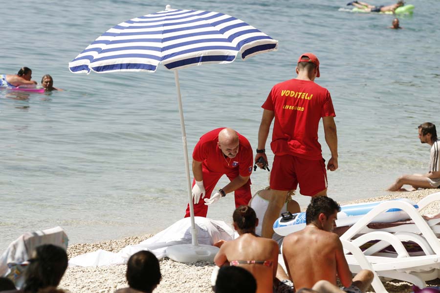 Mrtva kupačica u Makarskoj