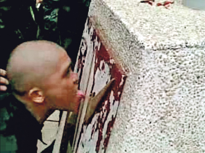 Filipini - zlostavljanje policajaca