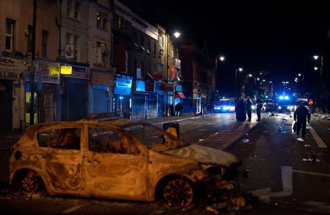 neredi u Londonu neredi u Londonu