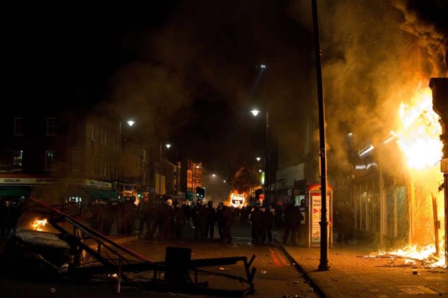 neredi u Londonu neredi u Londonu